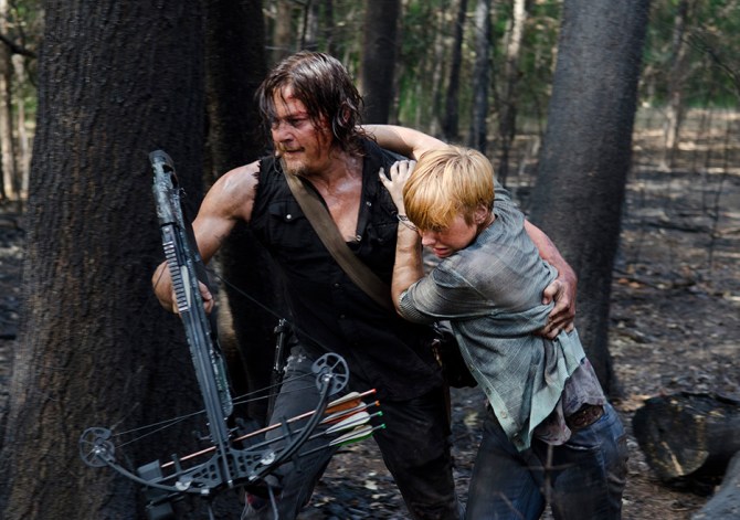 the-walking-dead-daril-y-tina